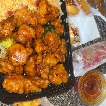 Fu Jian Chinese Restaurant - C17. General Tso's Chicken. Spotless kitchen and dining area, service is immaculate, chicken is literally crispy and crunchy - Chinese Near Me - Richmond, Virginia Fu Jian Chinese Restaurant - C17. General Tso's Chicken. Spotless kitchen and dining area, service is immaculate, chicken is literally crispy and crunchy - Chinese Near Me - Richmond, Virginia