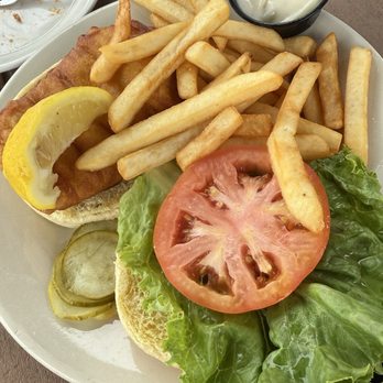 The Beachead - Fish sandwich - Seafood Near Me - Block Island, Rhode Island