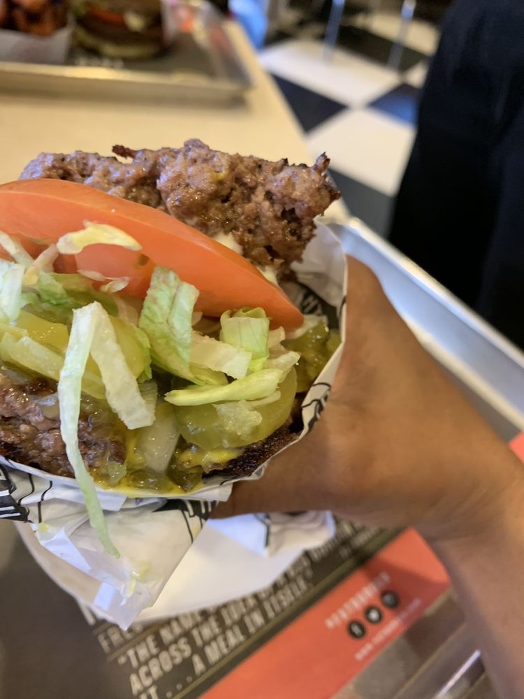 FATBURGER 635 Photos & 765 Reviews American (Traditional) 3763