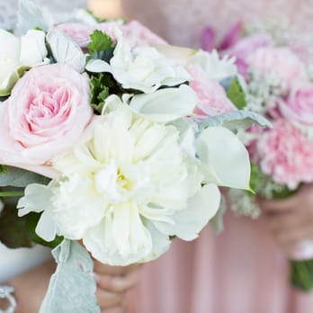 Karin's Florist - Bridal and bridesmaid bouquets from Karin's Florist; photo by Callie Hardman Photography - Florists Near Me - Vienna, Virginia