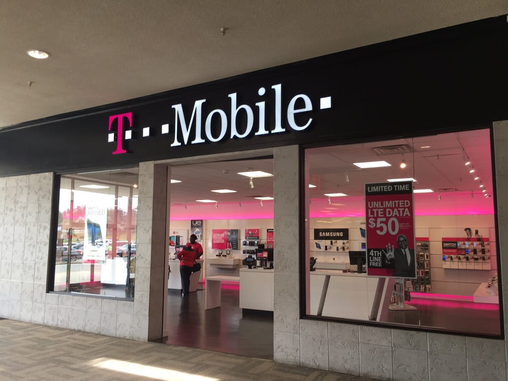 PRINCE OF ORANGE MALL Updated August 2024 2390 Chestnut St