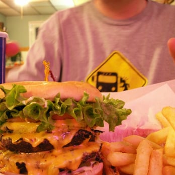 Dizzy D's - a hamburger and french fries - American Near Me - Wenatchee, Washington Dizzy D's - a hamburger and french fries - American Near Me - Wenatchee, Washington