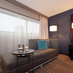DoubleTree by Hilton Hotel Newark Airport - Guest room