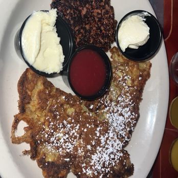Goldy's Breakfast Bistro - Croissant French toast - Breakfast & Brunch Near Me - Boise, Idaho