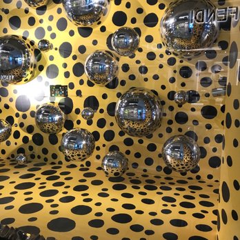 Louis Vuitton Hudson Yards - Window - Leather Goods Near Me - New York, New York