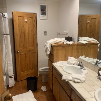 Spring Creek Ranch - The restroom is dirty - Hotels Near Me - Jackson, Wyoming Spring Creek Ranch - The restroom is dirty - Hotels Near Me - Jackson, Wyoming