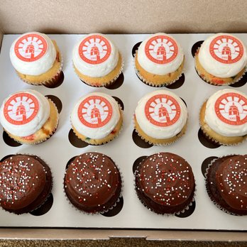 Camarillo Cupcake - Custom cupcake order - Cupcakes Near Me - Camarillo, California Camarillo Cupcake - Custom cupcake order - Cupcakes Near Me - Camarillo, California