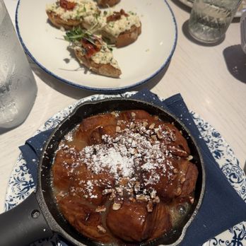 The Hampton Social - Streeterville - HS Monkey Bread - New American Near Me - Chicago, Illinois The Hampton Social - Streeterville - HS Monkey Bread - New American Near Me - Chicago, Illinois