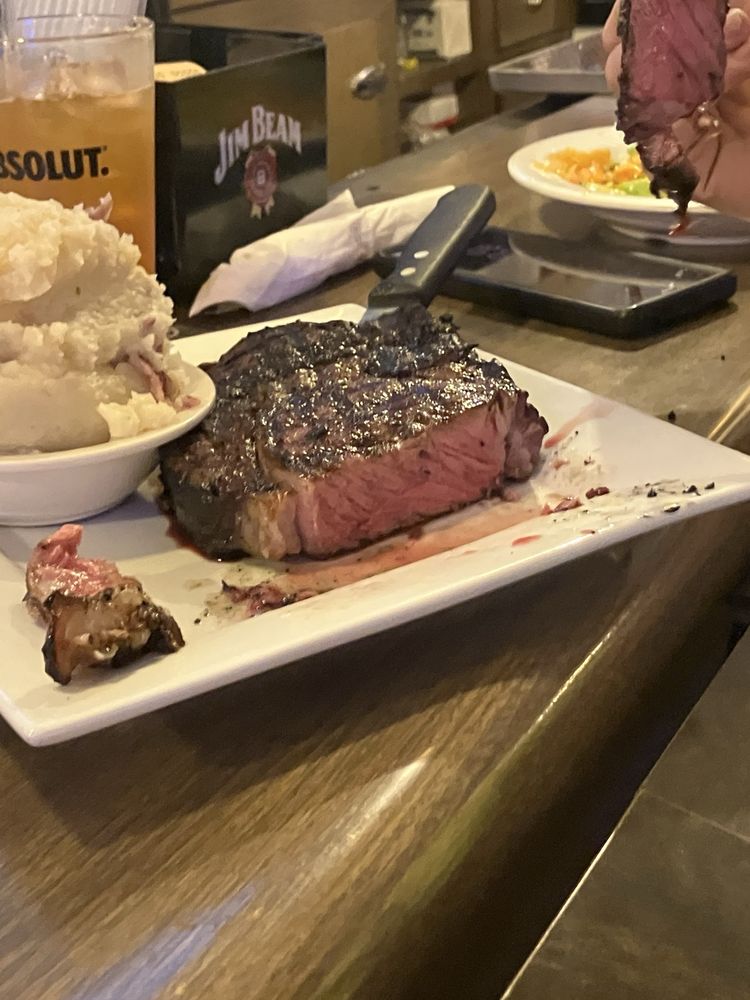 Grizzly's Pub and Grill Logo