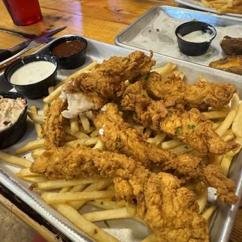 Bluffs - Pile of tenders - Bars Near Me - Sevierville, Tennessee