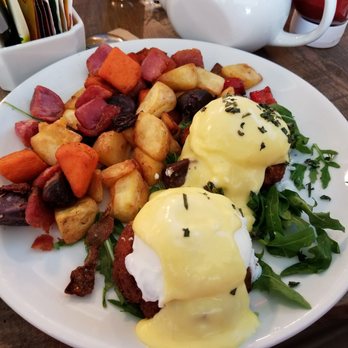 Bay Breeze Inn - Terrific little bistro in Jamesport. The executive chef out did herself. - Hotels Near Me - Jamesport, New York