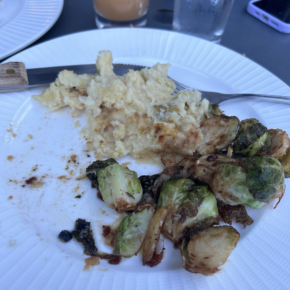 River: A Waterfront Restaurant & Bar - Took my steak away but left my plate like this. Cold Food. - Steakhouses Near Me - Wethersfield, Connecticut River: A Waterfront Restaurant & Bar - Took my steak away but left my plate like this. Cold Food. - Steakhouses Near Me - Wethersfield, Connecticut