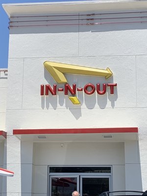 In-N-Out Burger by null