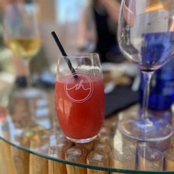 Rolling Hills Vineyard - Frosé