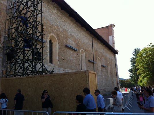 Basilica di Santa Maria di Collemaggio by null