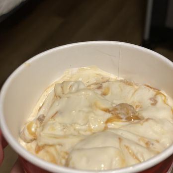Cold Stone Creamery - Cookie Dough with Caramel - Ice Cream & Frozen Yogurt Near Me - Lincoln City, Oregon Cold Stone Creamery - Cookie Dough with Caramel - Ice Cream & Frozen Yogurt Near Me - Lincoln City, Oregon