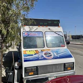 Mariscos El Sabroso - an ice cream truck parked on the side of the road - Food Trucks Near Me - Westchester, California Mariscos El Sabroso - an ice cream truck parked on the side of the road - Food Trucks Near Me - Westchester, California