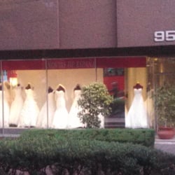 Novias De España - Si buscas estilo flamenco, seguro encuentras aquí.