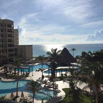 Royal Sands Resort - View from 4th floor junior suite, all rooms have a view just different balcony sizes. This has no room to sit - Hotels Near Me - Cancún, ROO Royal Sands Resort - View from 4th floor junior suite, all rooms have a view just different balcony sizes. This has no room to sit - Hotels Near Me - Cancún, ROO