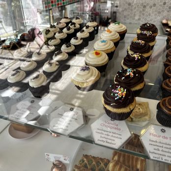 Dots Cupcakes - Cupcakes! - Cupcakes Near Me - Pasadena, California Dots Cupcakes - Cupcakes! - Cupcakes Near Me - Pasadena, California