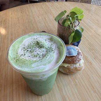 Neko Koneko - Blueberry Matcha - Coffee & Tea Near Me - Honolulu, Hawaii Neko Koneko - Blueberry Matcha - Coffee & Tea Near Me - Honolulu, Hawaii