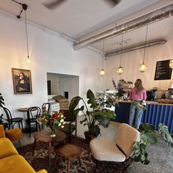 Strh Cafe & Gallery
