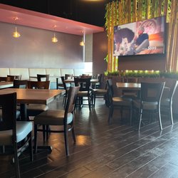 Sakura Asian Cuisine - Dining area
