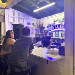 Los Locals Baja Grill & Cantina - The cozy bar