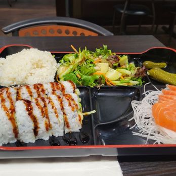 Sushi Rosa - Sushi Bars Near Me - Santa Rosa, California