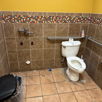 Popeyes Louisiana Kitchen - Restroom - Fast Food Near Me - Pelham, Alabama Popeyes Louisiana Kitchen - Restroom - Fast Food Near Me - Pelham, Alabama