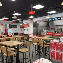 the inside of a fast food restaurant