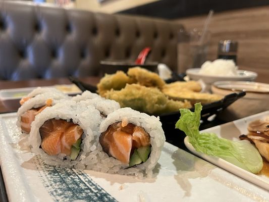 Kamon Sushi by null