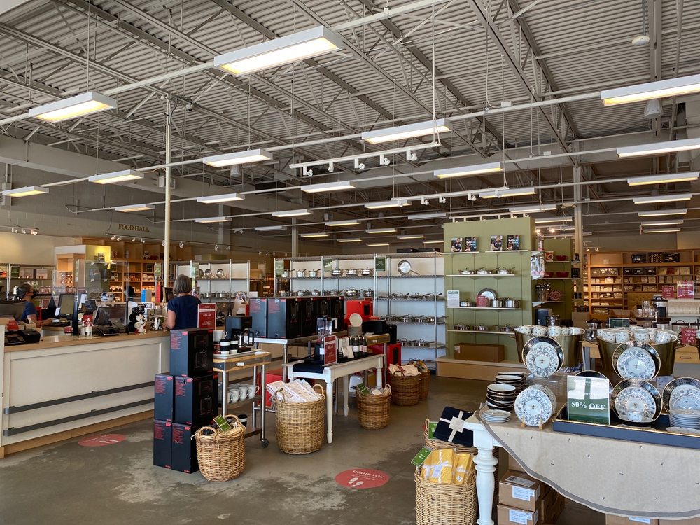 WILLIAMSSONOMA OUTLET Updated October 2024 1770 W Main St