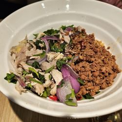 Dry rice noodle.dish with chicken
