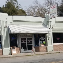 La Rosa Market and Taqueria - Outside