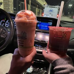 Mango, strawberry smoothie. Can't remember the other drink.