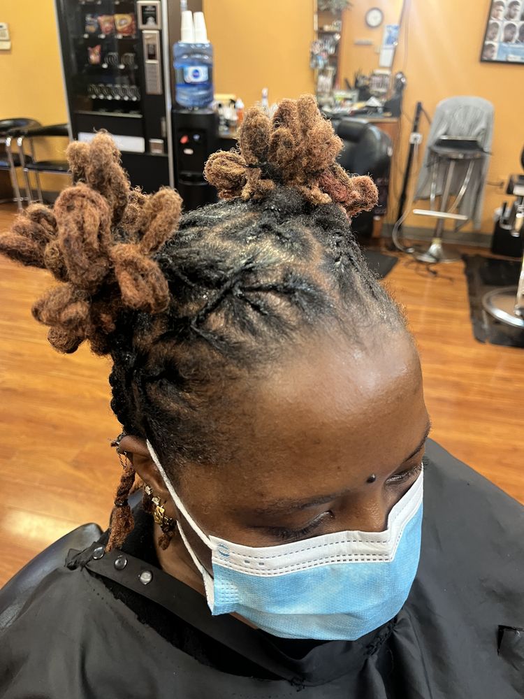 WALKER’S HOUSE OF HAIR Updated September 2024 13 Photos 7860 Richmond Hwy, Alexandria