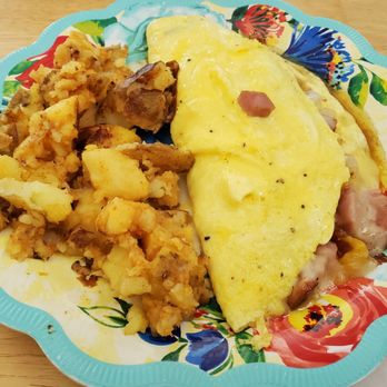 185 - Western Omelet with smashers - American Near Me - Poquoson, Virginia 185 - Western Omelet with smashers - American Near Me - Poquoson, Virginia