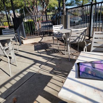 Huckleberry's - Outside seating in February - Breakfast & Brunch Near Me - Roseville, California Huckleberry's - Outside seating in February - Breakfast & Brunch Near Me - Roseville, California