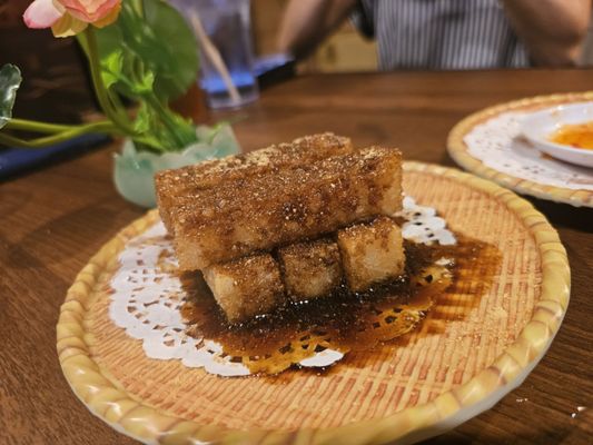 Chef Loong Dim Sum & Soup Dumplings 笼师傅 by null