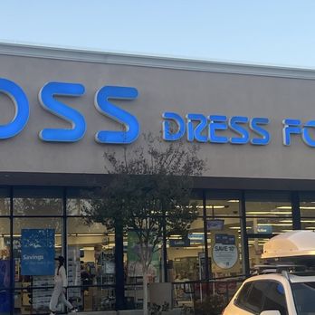 Ross Dress for Less - Entrance to Ross, Simi Valley, California - Department Stores Near Me - Simi Valley, California Ross Dress for Less - Entrance to Ross, Simi Valley, California - Department Stores Near Me - Simi Valley, California
