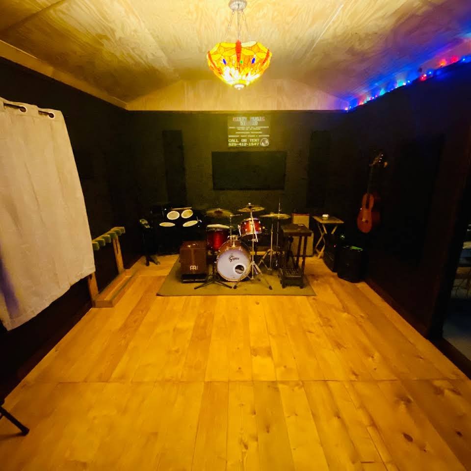 MISTY MUSIC STUDIO Updated August 2024 103 Leicester Rd, Asheville, North Carolina Musical