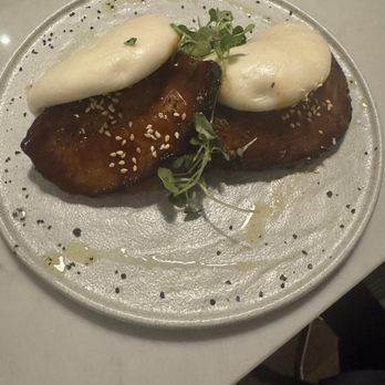 Living Room - PORKBELLY STEAMED BUNS HOUSE MADE KIMCHI, PORK BELLY, TOSSED IN KOREAN BBQ SAUCE AND SESAME SEED - Cocktail Bars Near Me - Newport, Rhode Island