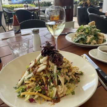 Houston's Restaurant - Grilled chicken salad. - American Near Me - Pompano Beach, Florida