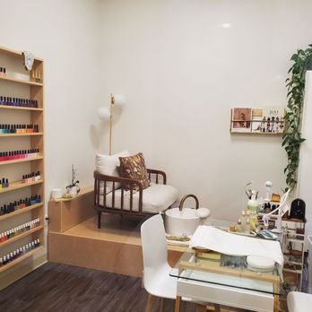 The 10 Tiny Canvases - Nail Technicians Near Me - San Diego, California