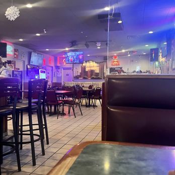 Burger Dive - Interior Dining Room - Burgers Near Me - Saint Paul, Minnesota