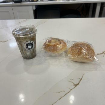 Vida Coffee - Hojicha and buns - Coffee & Tea Near Me - Cambridge, Massachusetts
