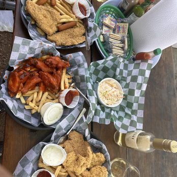 Hook Line & Sinker - Seafood Near Me - Dallas, Texas