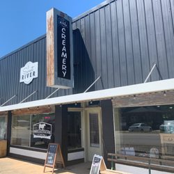 The Ranch House & Coffee Shop - Exterior, new signs a vomin'