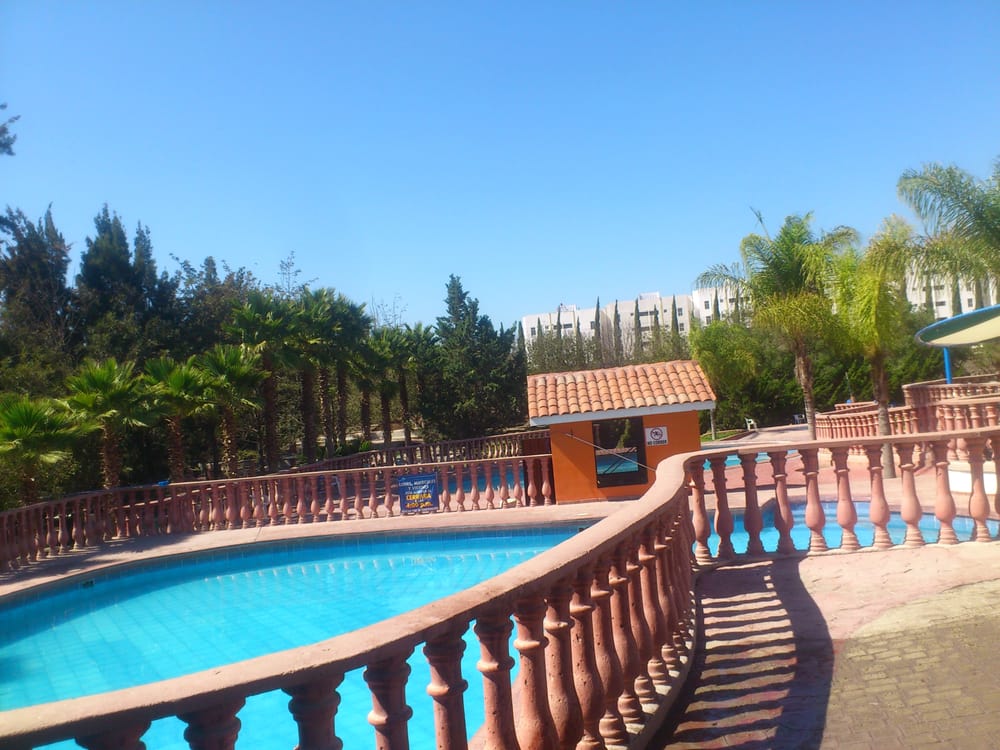 ALBERCAS LAS PALMAS Oscar Baylón Chacón, Tijuana, Baja California